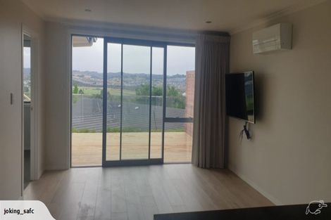 Photo of property in 2 Ridgeview Close, Red Beach, 0932