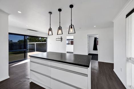 Photo of property in 37 Kamahi Avenue, Hawera, 4610