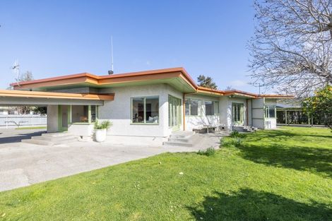 Photo of property in 16 Howard Road, Taradale, Napier, 4112