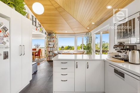 Photo of property in 23a Aberdeen Road, Castor Bay, Auckland, 0620