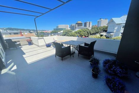 Photo of property in Highwic, 15/32u Hobson Street, Thorndon, Wellington, 6011