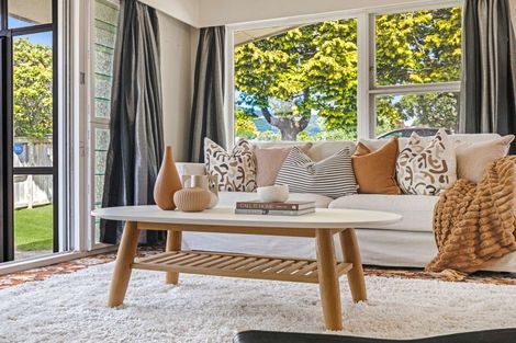 Photo of property in 104 Grand Vue Road, Kawaha Point, Rotorua, 3010