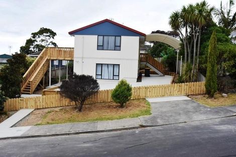 Photo of property in 1/2 Grenadine Place, Unsworth Heights, Auckland, 0632
