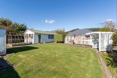 Photo of property in 28 Miro Street, Trentham, Upper Hutt, 5018