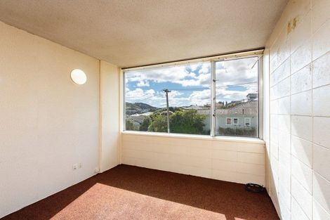 Photo of property in Beresford Apartments, 16/118u Russell Terrace, Berhampore, Wellington, 6023