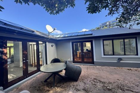 Photo of property in 9a Wadestown Road, Wadestown, Wellington, 6012
