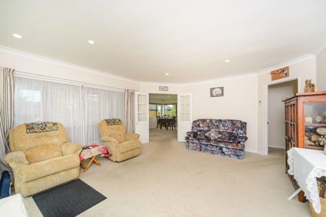 Photo of property in 27 Strachan Way, Highbury, Palmerston North, 4412