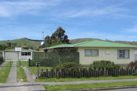 Photo of property in 14 Montgomery Street, Cheviot, 7310