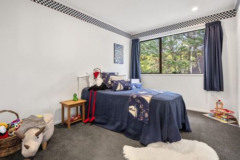 Photo of property in 15 Rosario Crescent, Red Beach, 0932