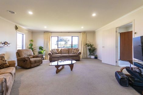 Photo of property in 24 Brooklyn Heights Drive, Kelvin Grove, Palmerston North, 4414