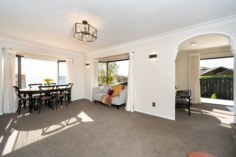 Photo of property in 2 Chestnut Court, Havelock North, 4130