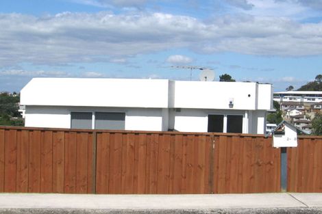 Photo of property in 1/28 Jellicoe Road, Murrays Bay, Auckland, 0630