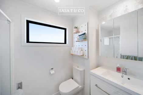 Photo of property in 2/16 Putini Road, Mangere Bridge, Auckland, 2022