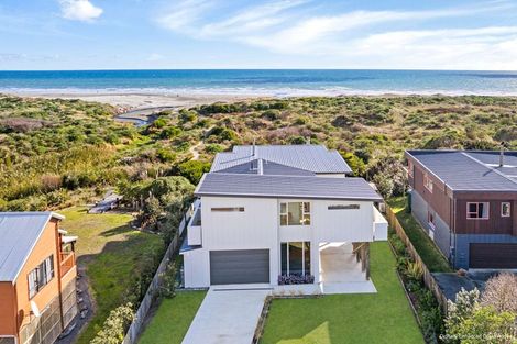 Photo of property in 5 Somerset Grove, Waitarere Beach, Levin, 5510
