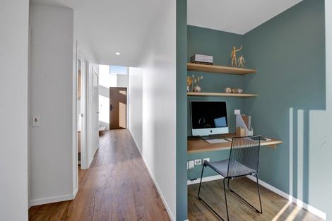 Photo of property in 10 Eliot Street, New Plymouth, 4310