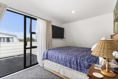 Photo of property in 2/9 Barcroft Place, Clendon Park, Auckland, 2103
