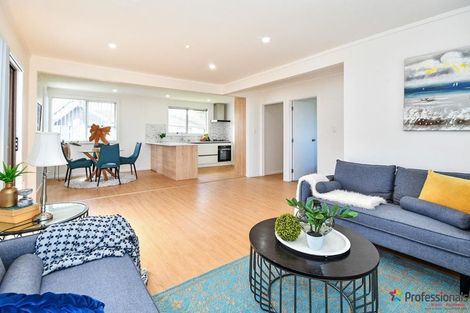 Photo of property in 2 Serrano Place, Clover Park, Auckland, 2023