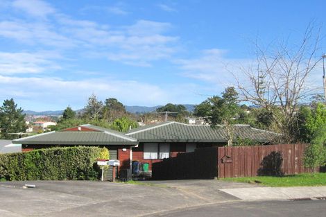 Photo of property in 20 Moxham Grove, Massey, Auckland, 0614