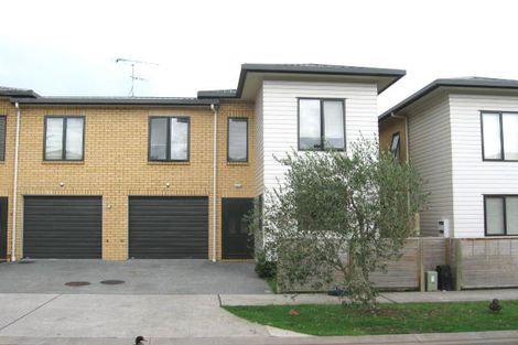 Photo of property in 7 Verdale Circle, Glen Eden, Auckland, 0602