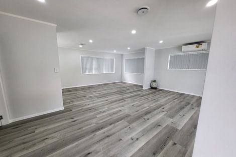 Photo of property in 19 Kapiti Place, Sunnynook, Auckland, 0620