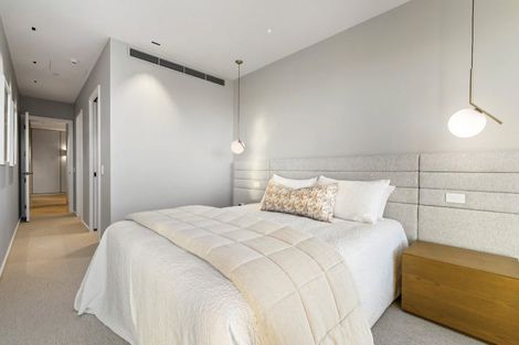 Photo of property in 61 Mcindoe Road, Kumeu, 0810