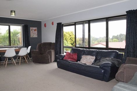 Photo of property in 2/18 Pokapu Place, Bethlehem, Tauranga, 3110