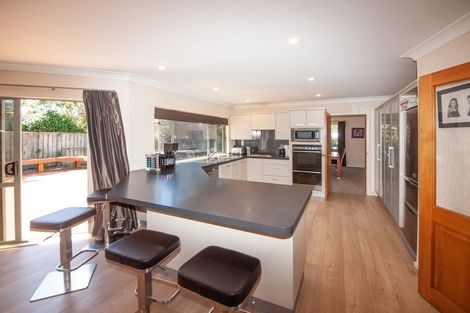 Photo of property in 10 Marford Grove, Churton Park, Wellington, 6037