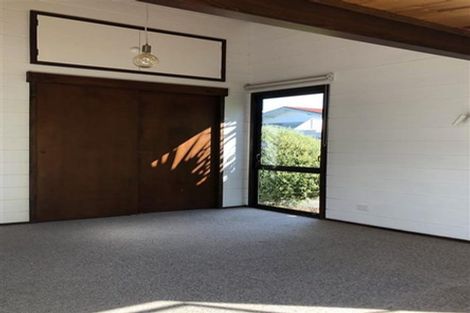 Photo of property in 2/124 Bucklands Beach Road, Bucklands Beach, Auckland, 2012