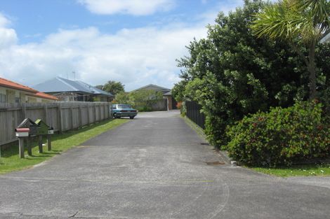 Photo of property in 2/16 Bellville Drive, Clendon Park, Auckland, 2103
