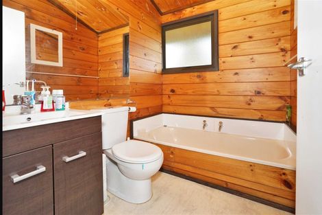 Photo of property in 55 Berkley Avenue, Hillcrest, Hamilton, 3216