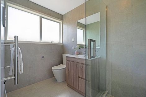Photo of property in 6 Virgo Place, Kawaha Point, Rotorua, 3010