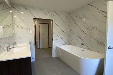 Photo of property in 6 Septimus Place, Henderson, Auckland, 0612