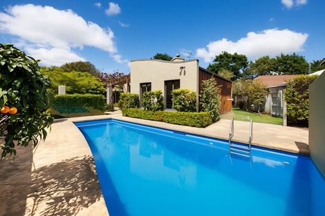 Photo of property in 3 The Oaks, Awapuni, Palmerston North, 4412