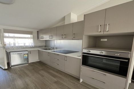 Photo of property in 2/10 Te Aroha Street, Hamilton East, Hamilton, 3216