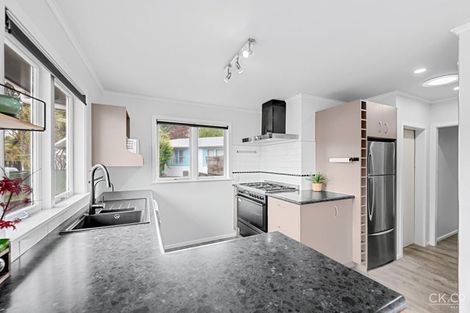 Photo of property in 7 Prestige Place, Maoribank, Upper Hutt, 5018