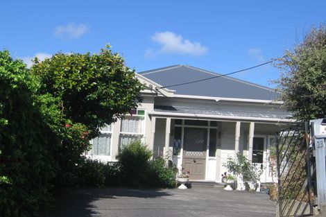 Photo of property in 23 Sugarloaf Road, Brooklyn, Wellington, 6021