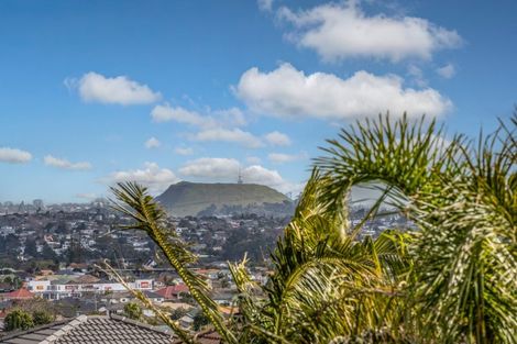 Photo of property in 49 Westerham Drive, Dannemora, Auckland, 2016