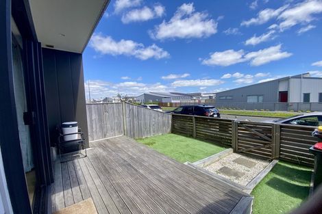 Photo of property in 6 Parahau Road, Papakura, 2110