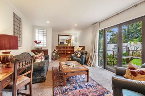 Photo of property in 19 Ashburn Lane, Awapuni, Palmerston North, 4412