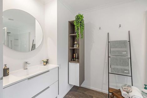 Photo of property in 19 Ashburn Lane, Awapuni, Palmerston North, 4412