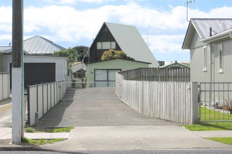 Photo of property in 308b Ocean Road, Whangamata, 3620