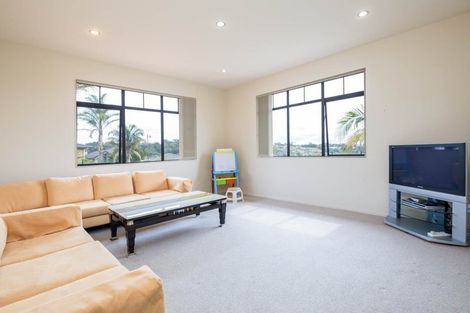 Photo of property in 3 Stroud Place, Henderson, Auckland, 0612