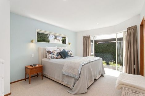 Photo of property in 2/32a Bryndwr Road, Fendalton, Christchurch, 8052
