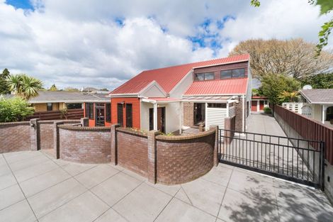 Photo of property in 16 Akaroa Avenue, Awapuni, Palmerston North, 4412