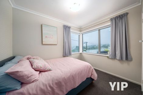 Photo of property in 5 Hallewell Crescent, Johnsonville, Wellington, 6037