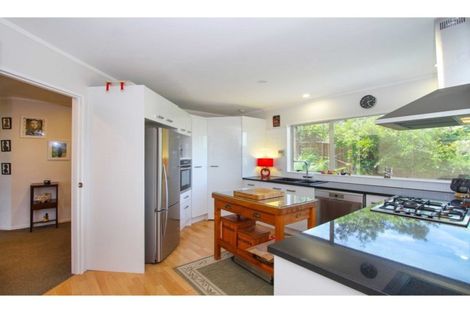 Photo of property in 272 Glamorgan Drive, Northcross, Auckland, 0630