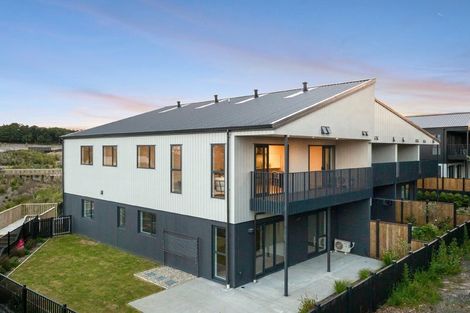 Photo of property in 8/7 Parapara Place, Albany, Auckland, 0632