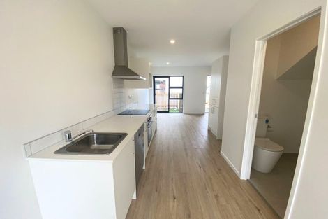 Photo of property in 50 Rauemi Way, Te Atatu South, Auckland, 0610