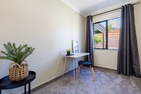 Photo of property in 22 Millennium Hill, Paraparaumu, 5032