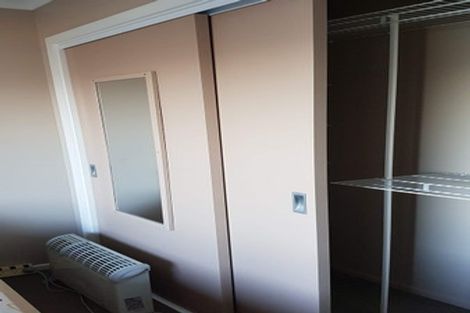 Photo of property in 6b Sunhaven Drive, Newlands, Wellington, 6037